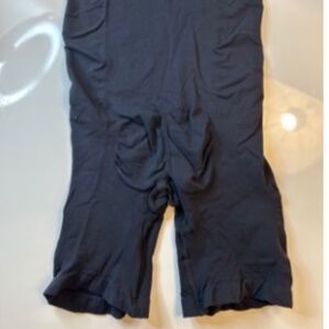 BUTT LIFTING SHORT (SKIMS)